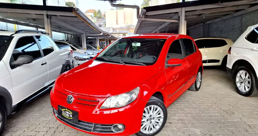 GOL 1.6 Power 8v 4p, 4 pneus novos ,comando de no volante, rádio original com bluetooth.