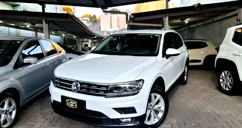 Veículo em excelente estado de conservação, sem retoque de pintura, 4 pneus novos, muito bem conserv