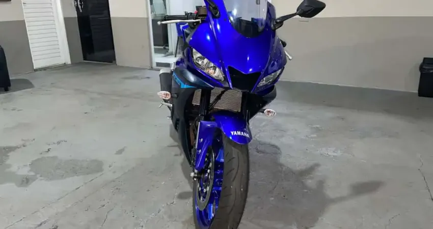 YAMAHA YZF R-3 321/ABS