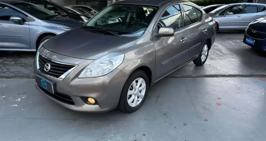 Versa SL 1.6 Flex Mecânico 2014 Troco e Financio