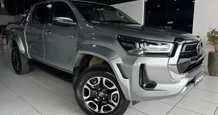 Toyota Hilux 2.8 SRX Plus CD 4x4 Prata 2024 Com Apenas 7.000 Km!!
