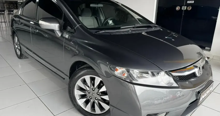 Honda Civic 1.8 LXL 2011 Prata Automático Com Multimidia!!!