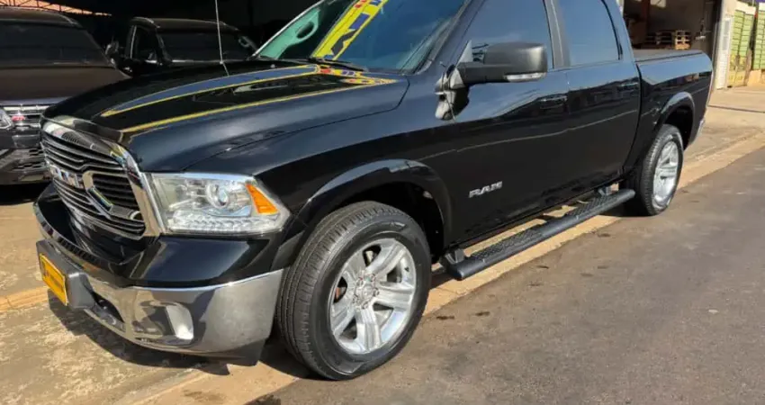 RAM CLASSIC 5.7 V8 GASOLINA LARAMIE CD 4X4 AUTOMÁTICO