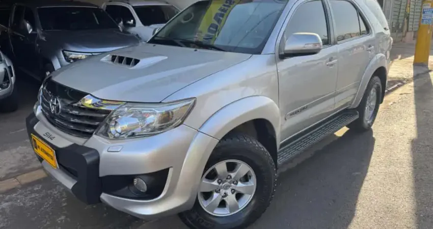 TOYOTA HILUX SW4 3.0 SRV 4X4 7 LUGARES 16V TURBO INTERCOOLER DIESEL 4P AUTOMÁTICO