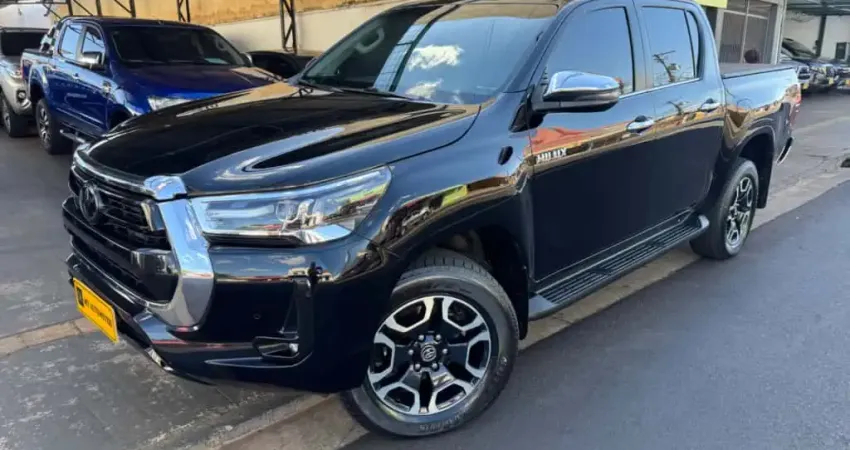 TOYOTA HILUX 2.8 D-4D TURBO DIESEL CD SRX 4X4 AUTOMÁTICO