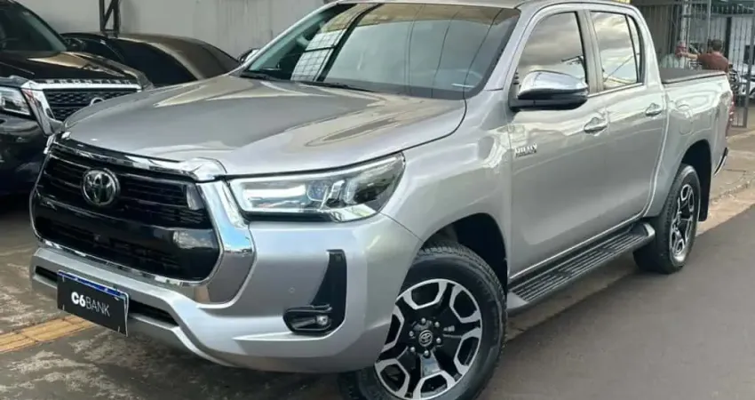 TOYOTA HILUX 2.8 D-4D TURBO DIESEL CD SRX 4X4 AUTOMÁTICO