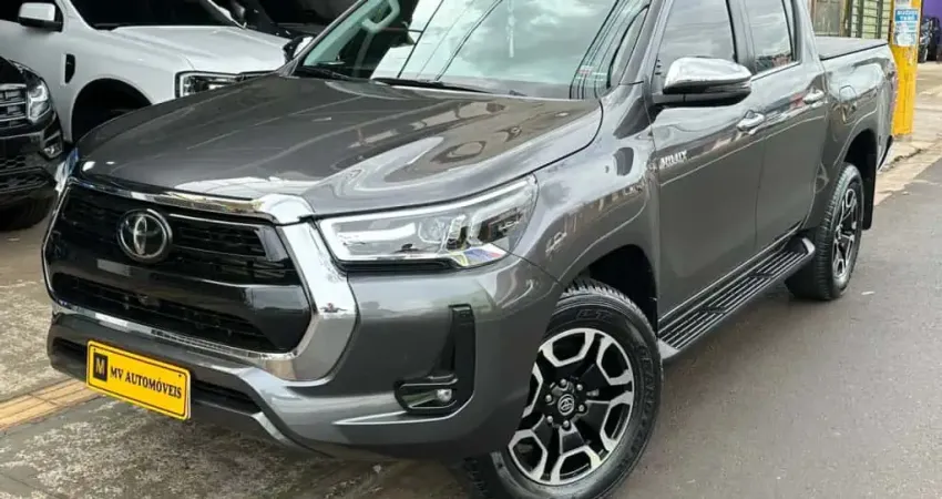 TOYOTA HILUX 2.8 D-4D TURBO DIESEL CD SRX 4X4 AUTOMÁTICO