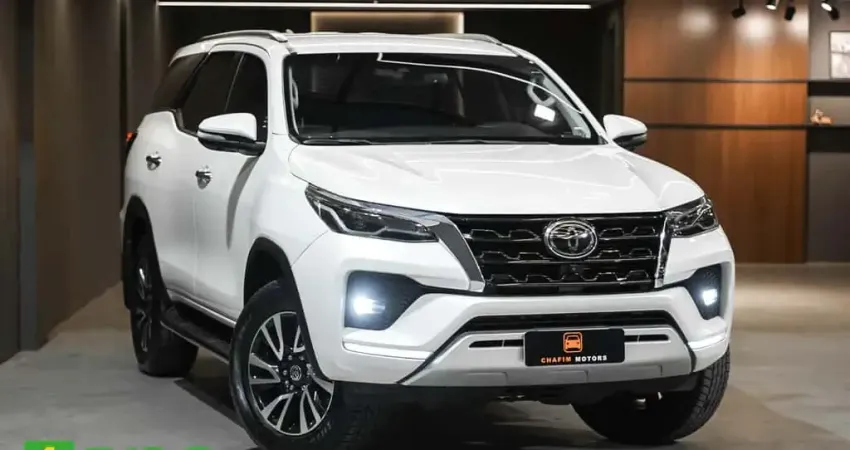 Toyota Hilux SW4 2022 2.8 SRX 7 Lugares