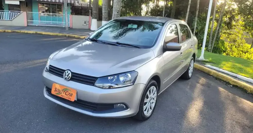 Volkswagen Voyage Trend - Prata - 2013/2014