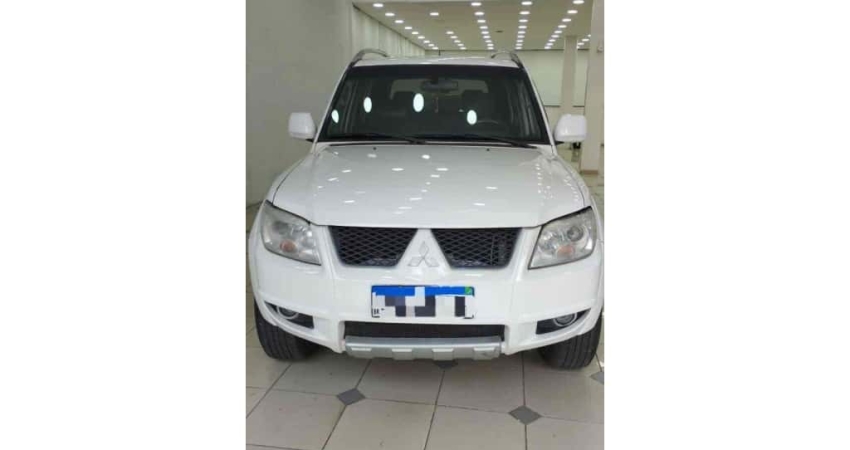 Mitsubishi Pajero tr4 2013 2.0 4x2 16v 140cv flex 4p automático