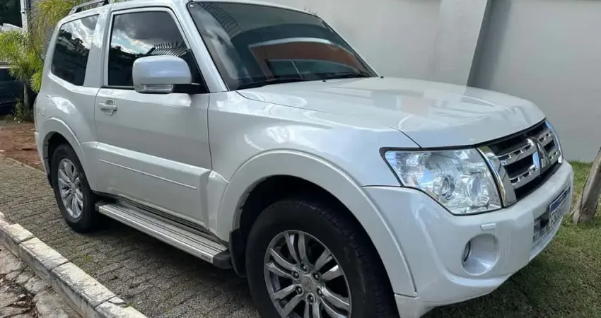 Mitsubishi Pajero Gasolina Manual 3.8 HPE 4X4 2P
