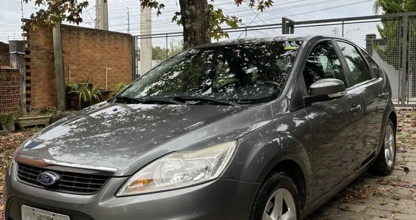 Ford Focus GLX 2.0 - único dono / com histórico de manutenção