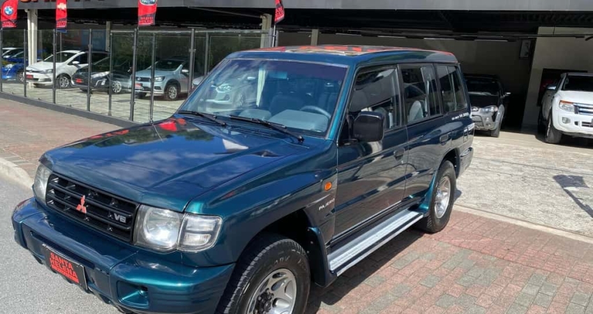 Mitsubishi Pajero Gls -B 10L - Verde - 1999/1999
