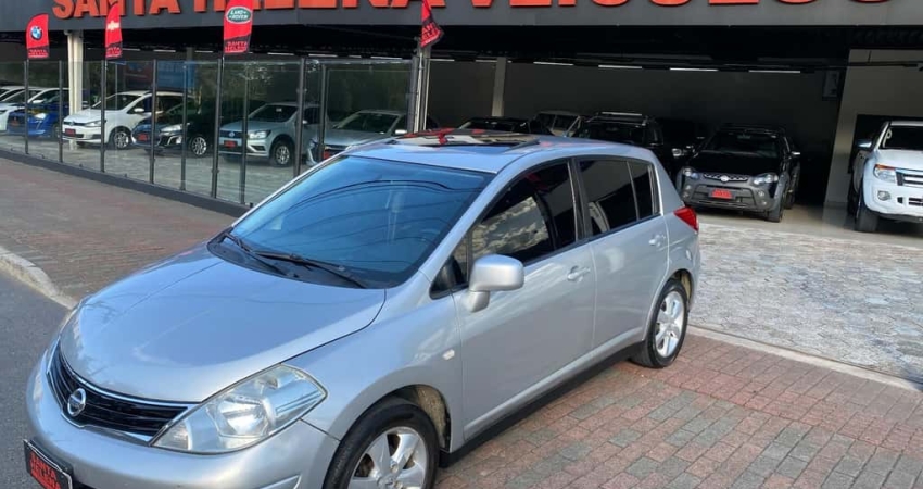 Nissan Tiida /  18SL FLEX - Prata - 2010/2011