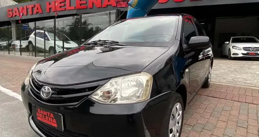 Toyota Etios HB XS - Preta - 2013/2013