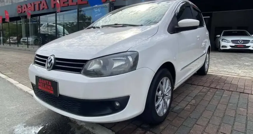 Volkswagen Fox W/ 1.0 GII - Branca - 2012/2013