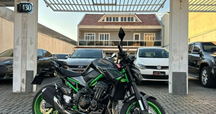 KAWAZAKI Z900