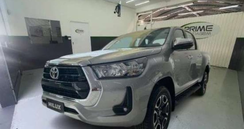 TOYOTA HILUX 2.8 D-4D TURBO DIESEL CD SRX 4X4 AUTOMÁTICO
