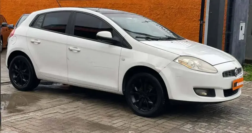 Fiat Bravo Essence 1.8 2012 - Branca - 2011/2012