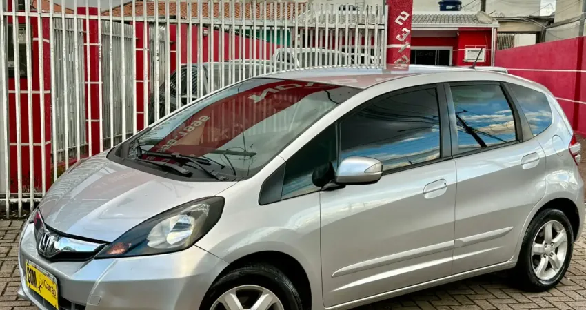 Honda Fit 1.5 EX automático 2013 em ótimo estado de conservação