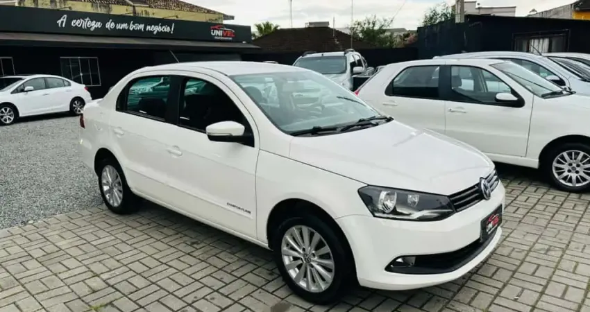 VW - VolksWagen VOYAGE Comfortline  1.0 T.Flex 8V 4p 2015 Flex