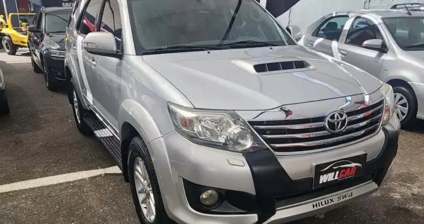 Toyota Hilux SW4 SRV D4-D 4x4 3.0 TDI Dies. Aut