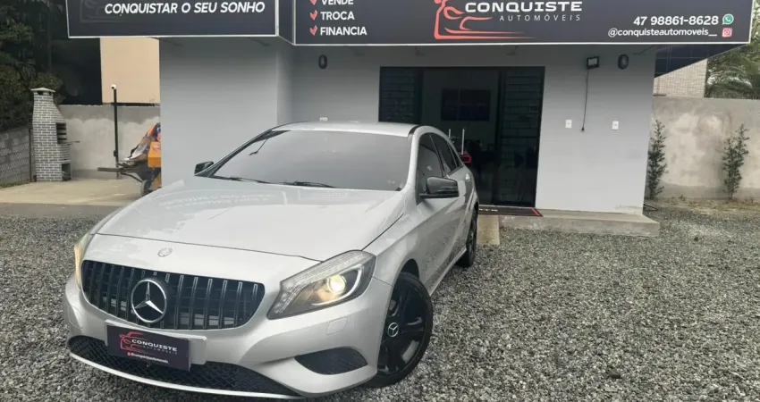 MERCEDES BENZ A200 1.6 TURBO ANO 2014
