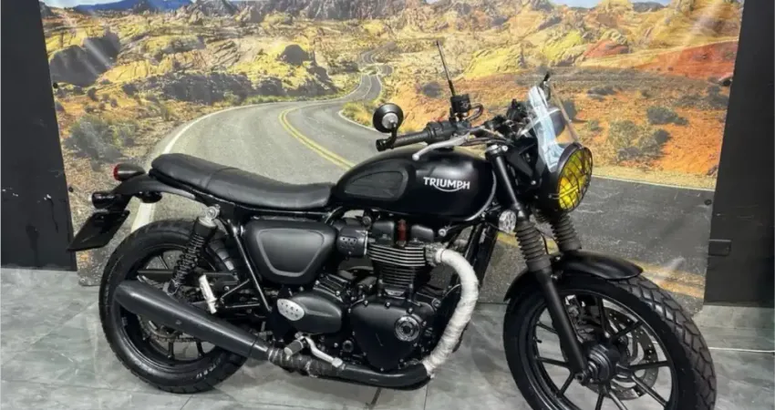 TRIUMPH STREET TWIN 900 PRETA 2018