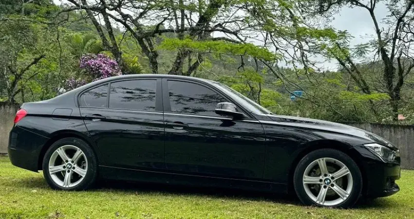 BMW 320i 2013 - BALNEÁRIO CAMBORIÚ