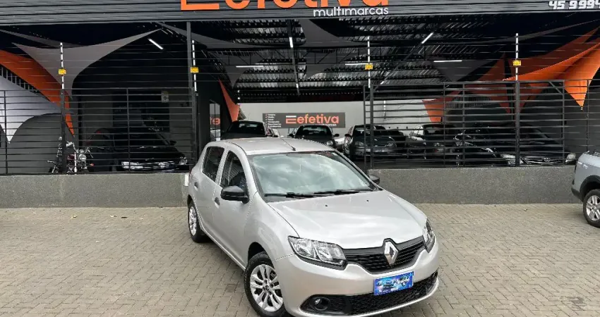 • Renault Sandero Authentique 1.0 ⁠