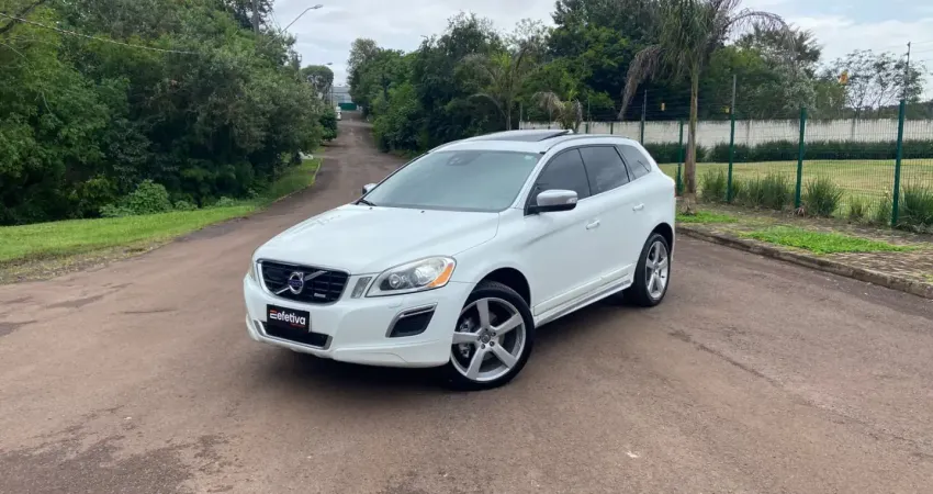 ° Volvo XC-60 R-design 3.0 Aut AWD  304cv °
