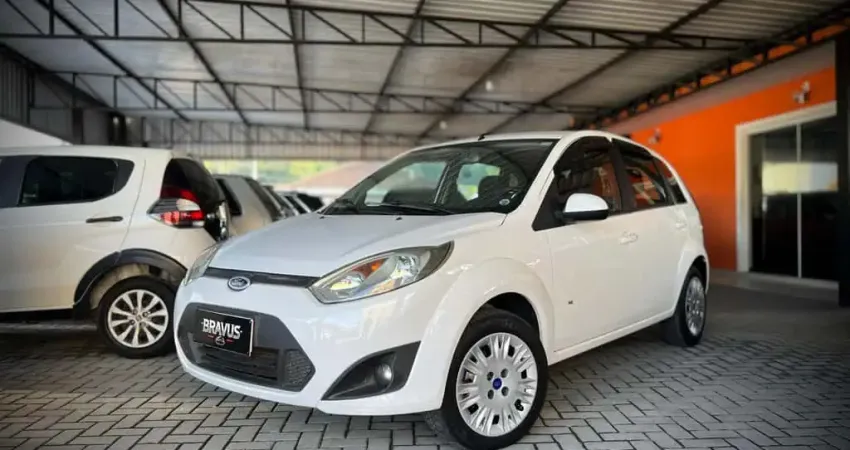 Ford Fiesta 1.6 FLEX - Branca - 2013/2014