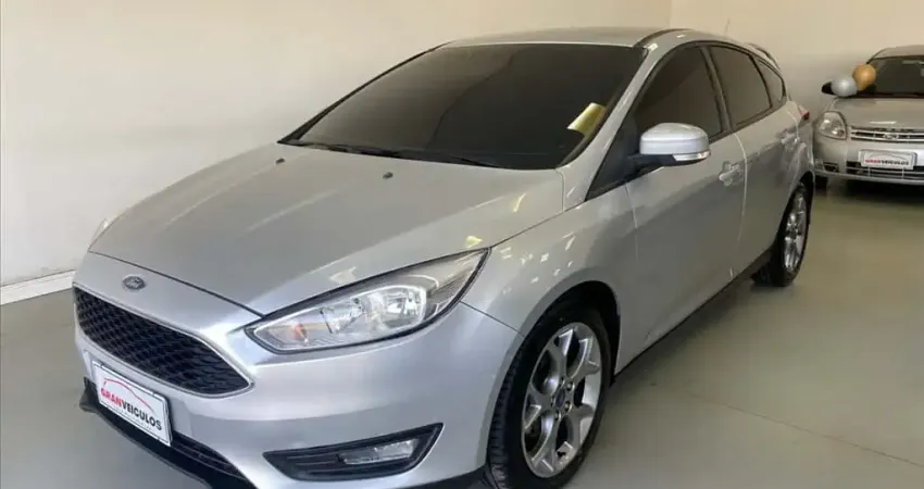 FORD FOCUS 2.0 SE FASTBACK 16V FLEX 4P POWERSHIFT