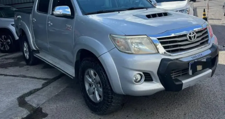 Toyota Hilux 3.0 Diesel 2015 automática 