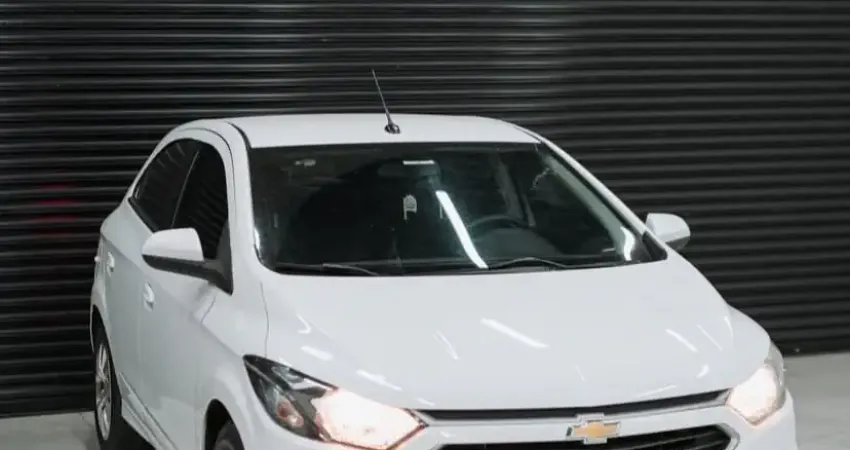EA - Chevrolet Onix 1.4 Mpfi LT 8V 4P - 2018 (À VISTA OU PARCELADO)