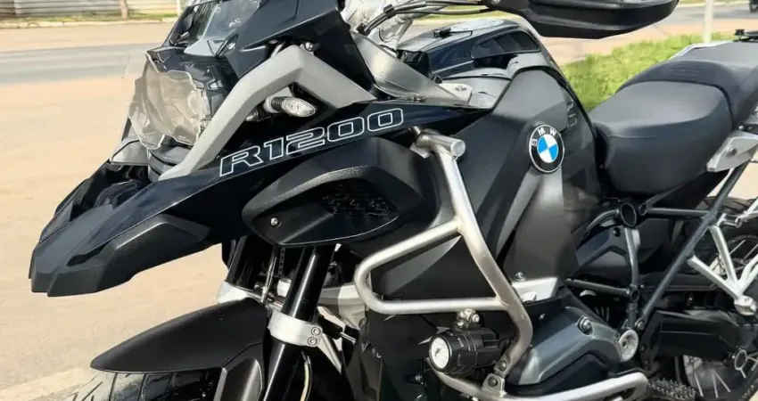 GS1200 ADVENTURE TRIPLE BLACK