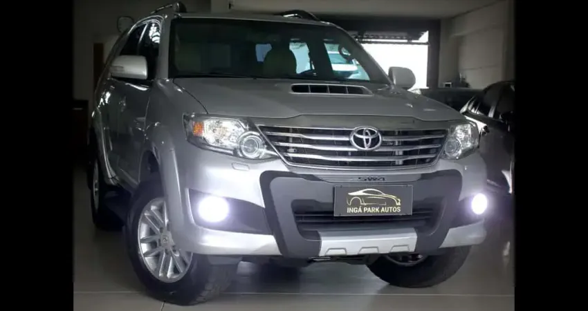 TOYOTA HILUXSW4 SRV4X4 2014