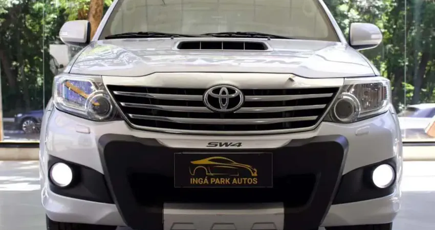 TOYOTA HILUXSW4 SRV4X4 2014