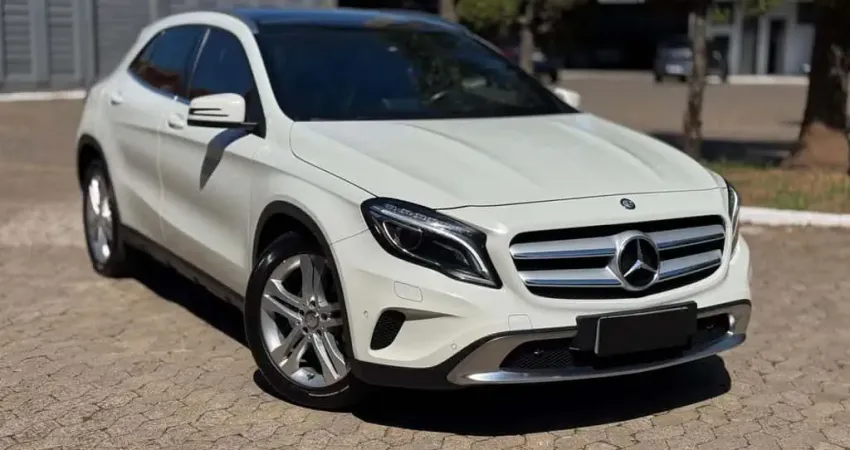 MERCEDES-BENZ GLA200 2015