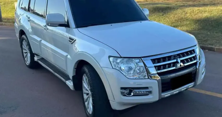 MITSUBISHI PAJERO HPE FULL 3.2 4X4 T.I.DIES. 5P AUT 2015