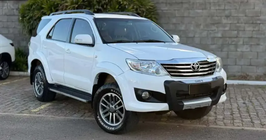 TOYOTA HILUX SW4 4X2SR 2015