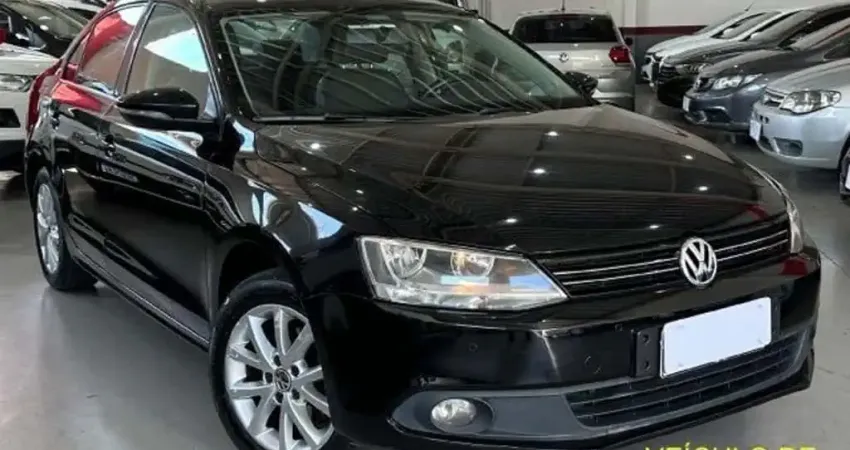 VOLKSWAGEN Jetta 2.0 4P FLEX CONFORTLINE AUTOMÁTICO