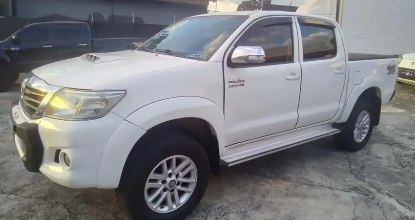 TOYOTA HILUX CD4X4 SRV 2013