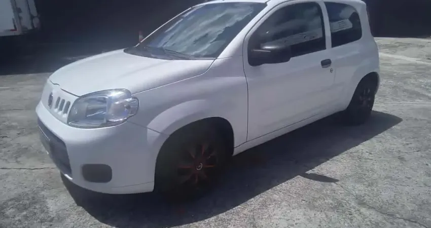 FIAT UNO VIVACE 1.0 2014