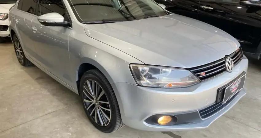 VOLKSWAGEN JETTA 2.0 TSI HIGHLINE 211 CAVALOS 2014