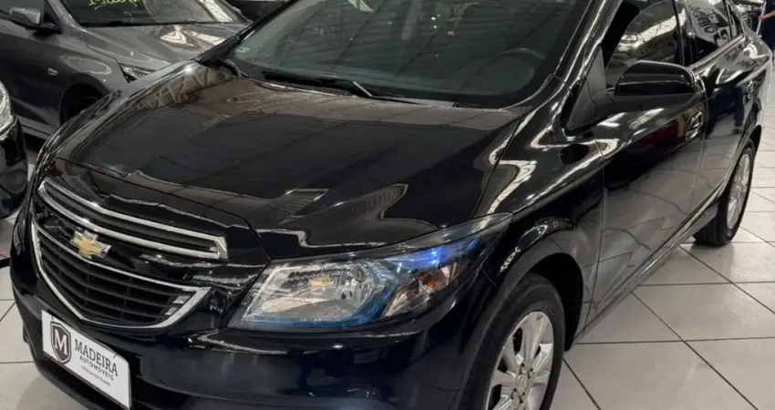 Carro super bem conservado e km baixa!