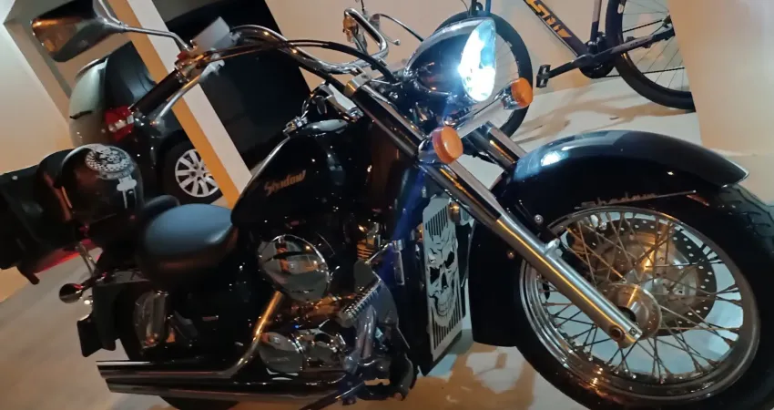 Sem detalhes, impecável, moto de baixo  km.