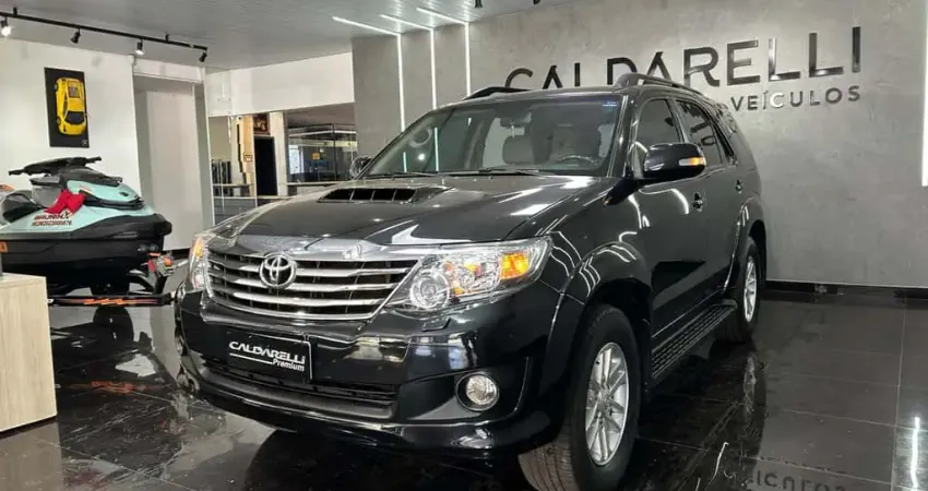 TOYOTA HILUXSW4 SRV4X4 2014