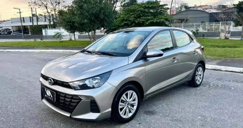Hyundai HB20 Comfort Plus 1.0 Flex 12V Mec. - Prata - 2023/2024