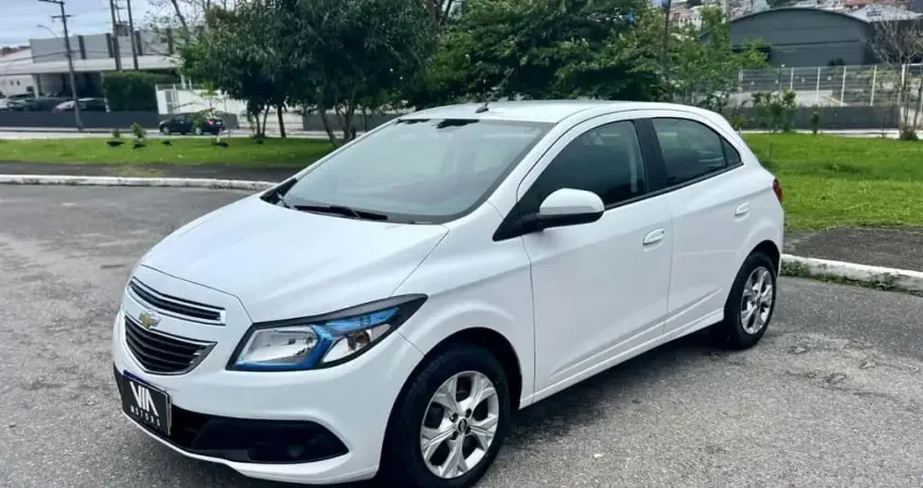 Chevrolet Onix HATCH LT 1.4 8V FlexPower 5p Aut.  - Branca - 2016/2016